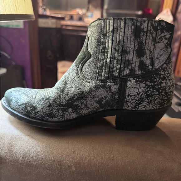 Golden Goose Black and White Ankle Boots - Picture 7 of 7